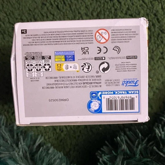 Funko Exclusive Yellow Minato Namikaze Figure - Picture 6 of 8